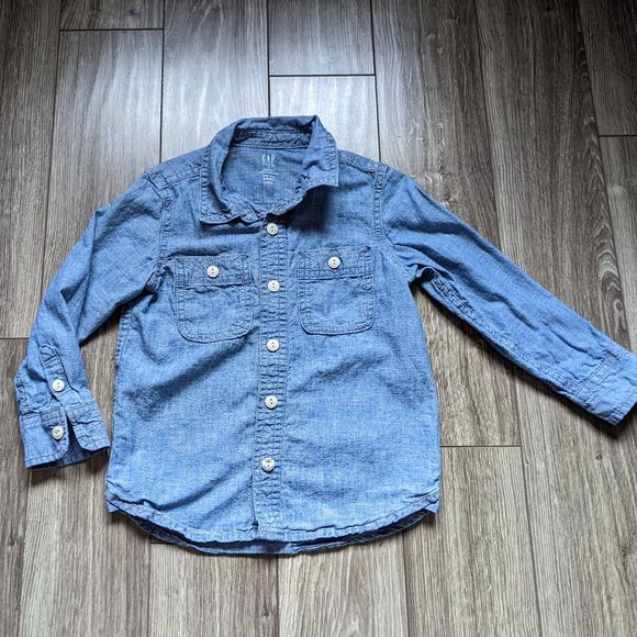 [KIDS 2/$30] EUC Toddler Boy (4T) - GAP Chambray Button-down Shirt - Picture 1 of 7